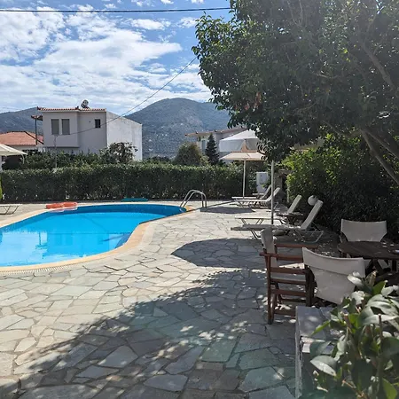 Christos 3* Skopelos Town