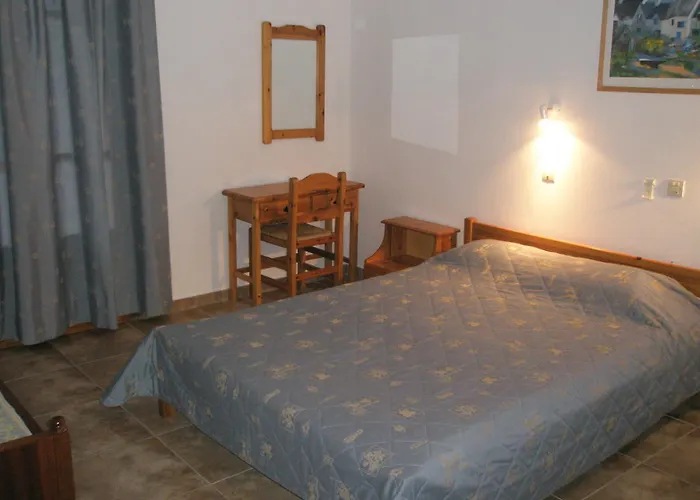 Christos בית הארחה