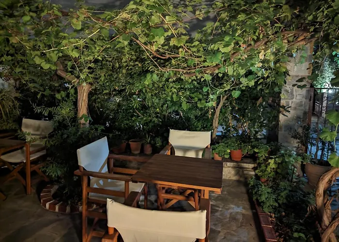 Christos בית הארחה 3*