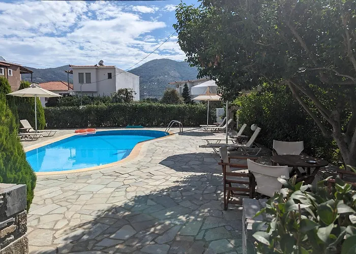 Christos 3* סקופלוס טאון